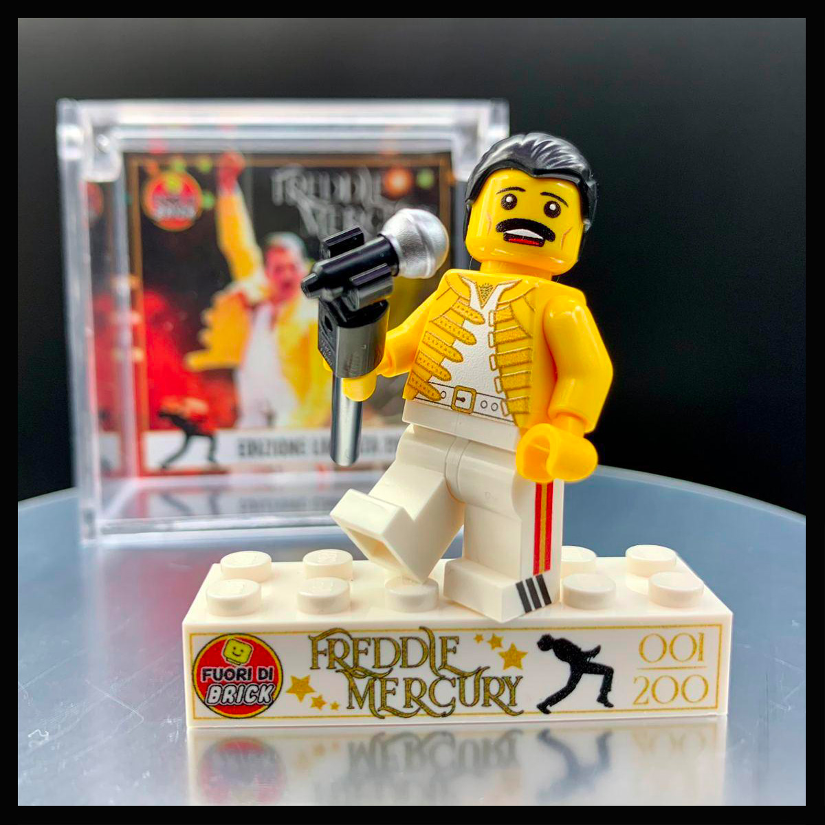Freddie Mercury | Minifigure Lego | Fuori di Brick